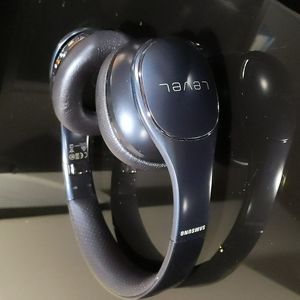 Samsung Level On Noise Cancelling Headphones